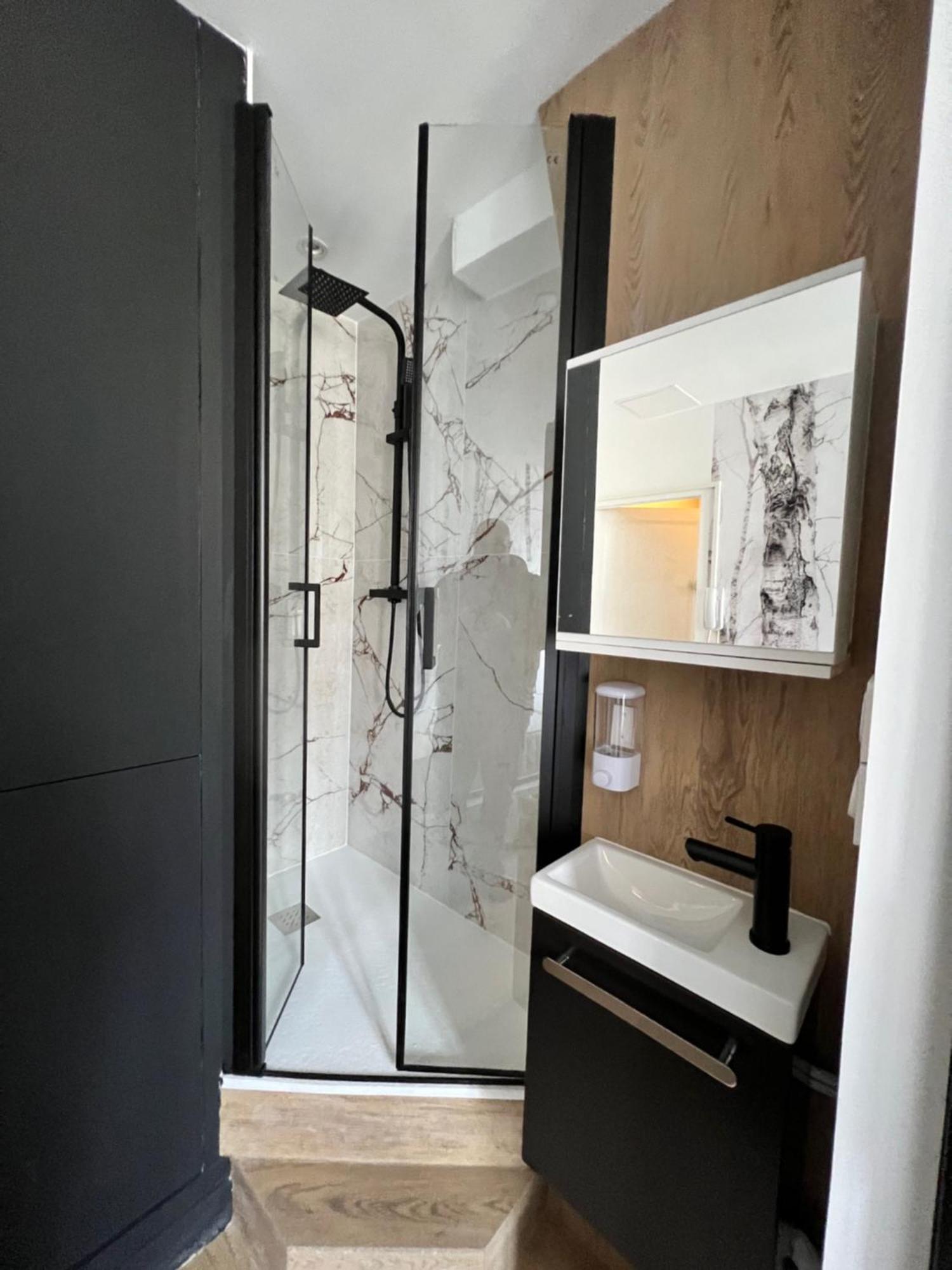 Batignolles, Montmartre Chambre 12M2 , Metro 13 Et 14 Paris Eksteriør bilde